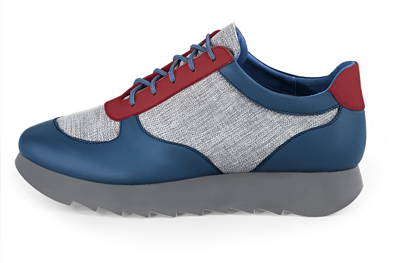 Denim blue, pebble grey and cardinal red women's three-tone elegant sneakers. Round toe. Low rubber soles. Profile view - Florence KOOIJMAN